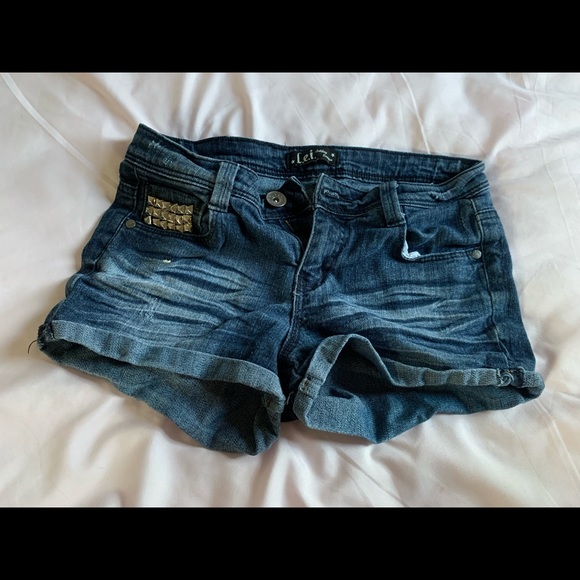 Studded shorts - Picture 1 of 3